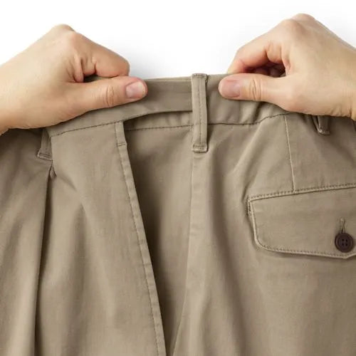 Men's Knockabout Comfort Waist Relaxed Fit Pleated Front Chino Pant